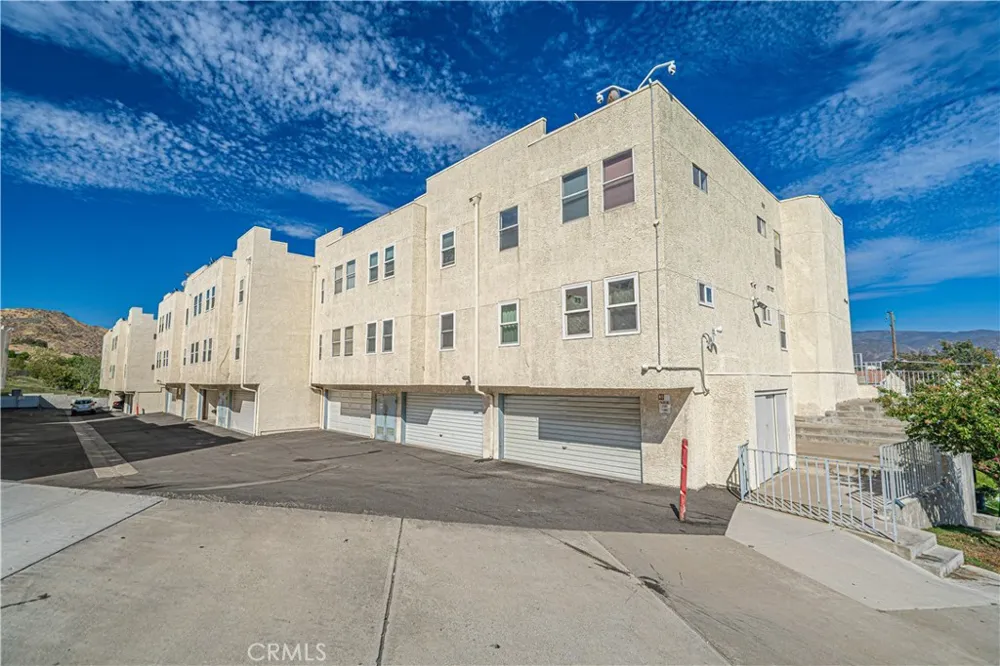 18209 Sierra Highway #56 Canyon Country, CA 91351