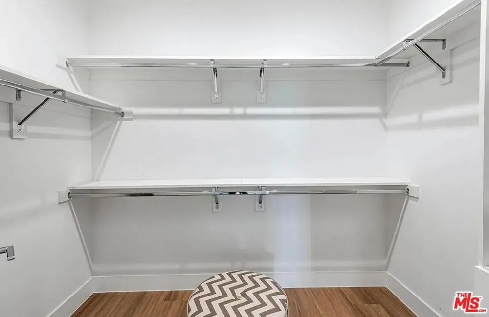 1906 Overland Avenue #203 Los Angeles, CA 90025