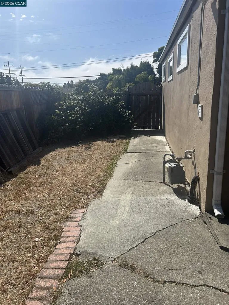 1075 Rachel Rd San Pablo, CA 94806
