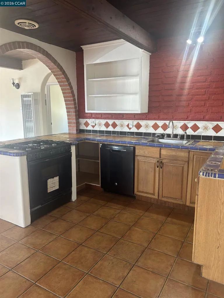1075 Rachel Rd San Pablo, CA 94806