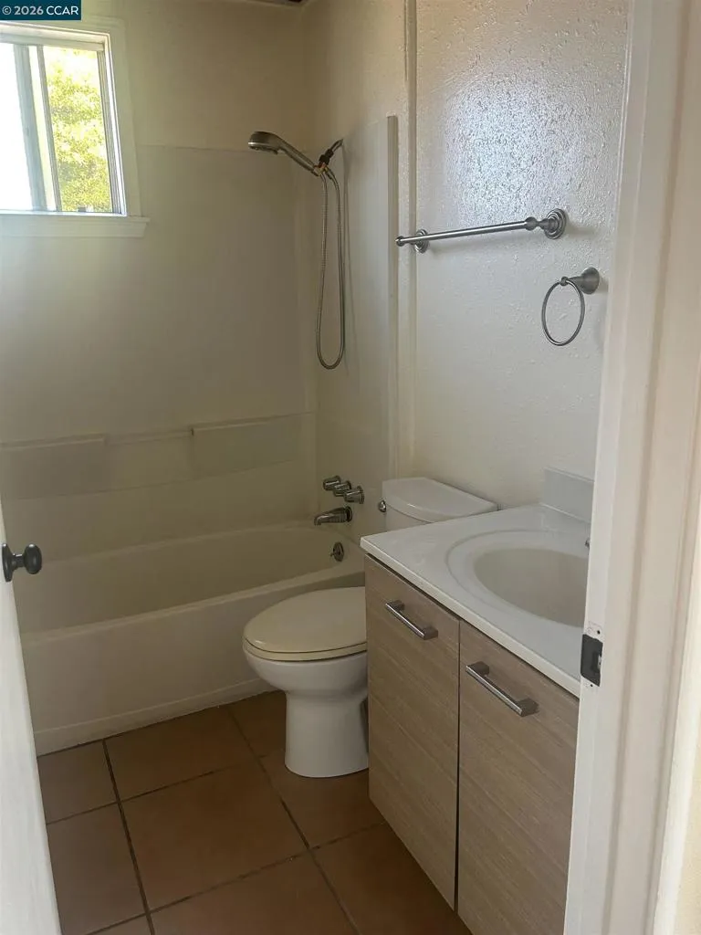 1075 Rachel Rd San Pablo, CA 94806