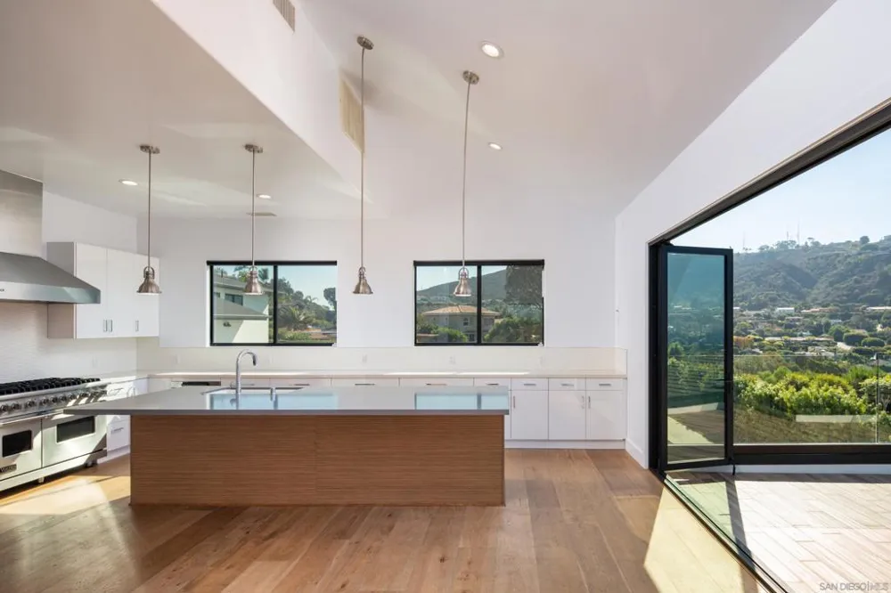 2641 Costebelle La Jolla, CA 92037