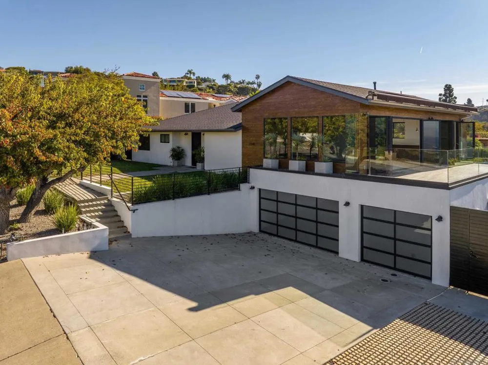 2641 Costebelle La Jolla, CA 92037