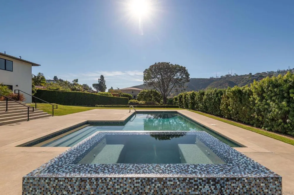 2641 Costebelle La Jolla, CA 92037