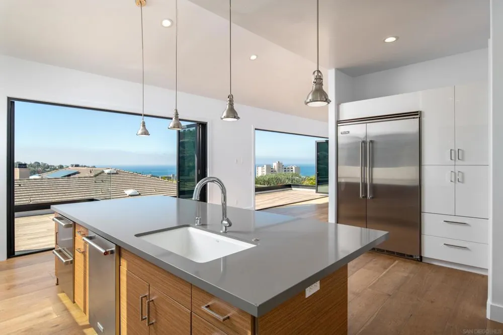 2641 Costebelle La Jolla, CA 92037