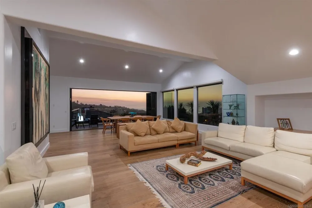2641 Costebelle La Jolla, CA 92037