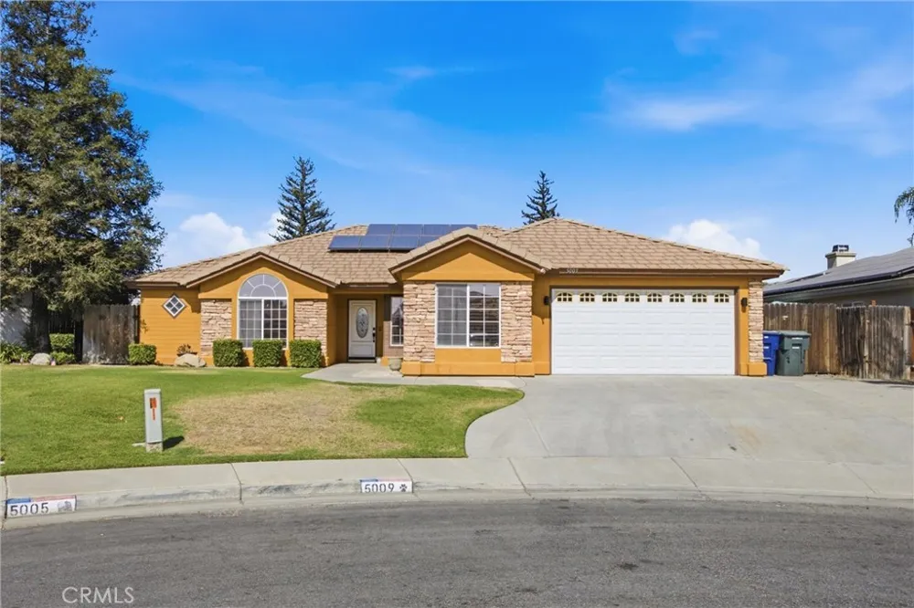 5009 Shaman Court Bakersfield, CA 93312