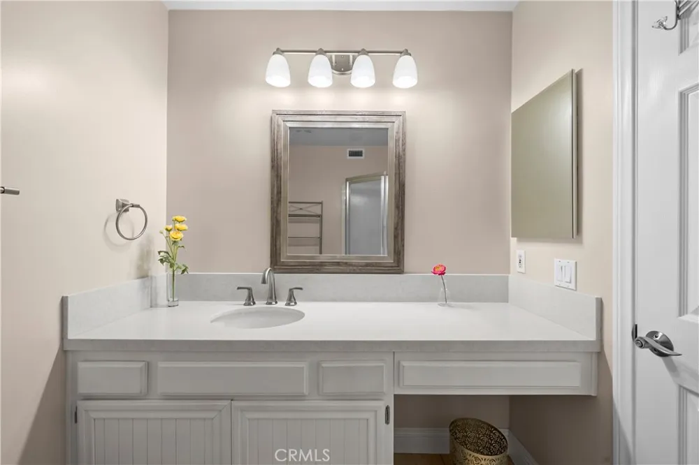 26806 Claudette Street #323 Canyon Country, CA 91351