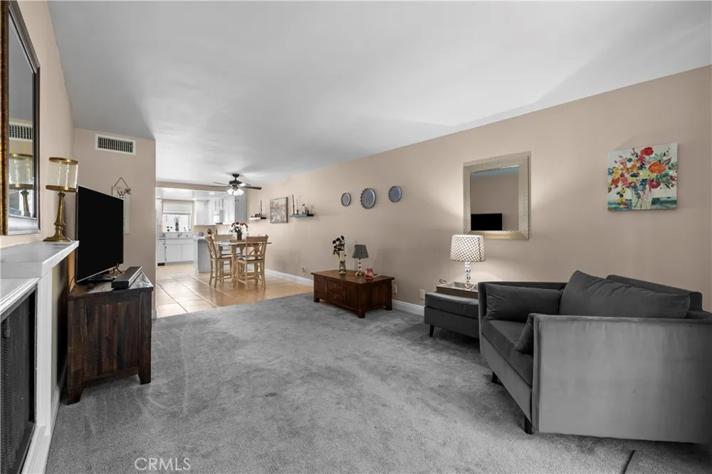 26806 Claudette Street #323 Canyon Country, CA 91351