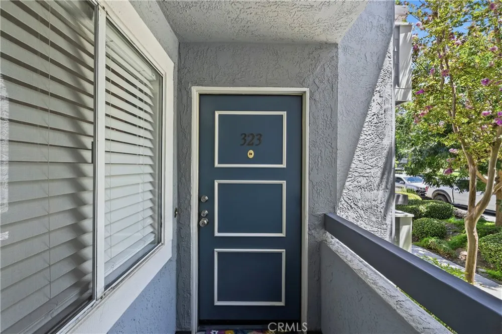26806 Claudette Street #323 Canyon Country, CA 91351