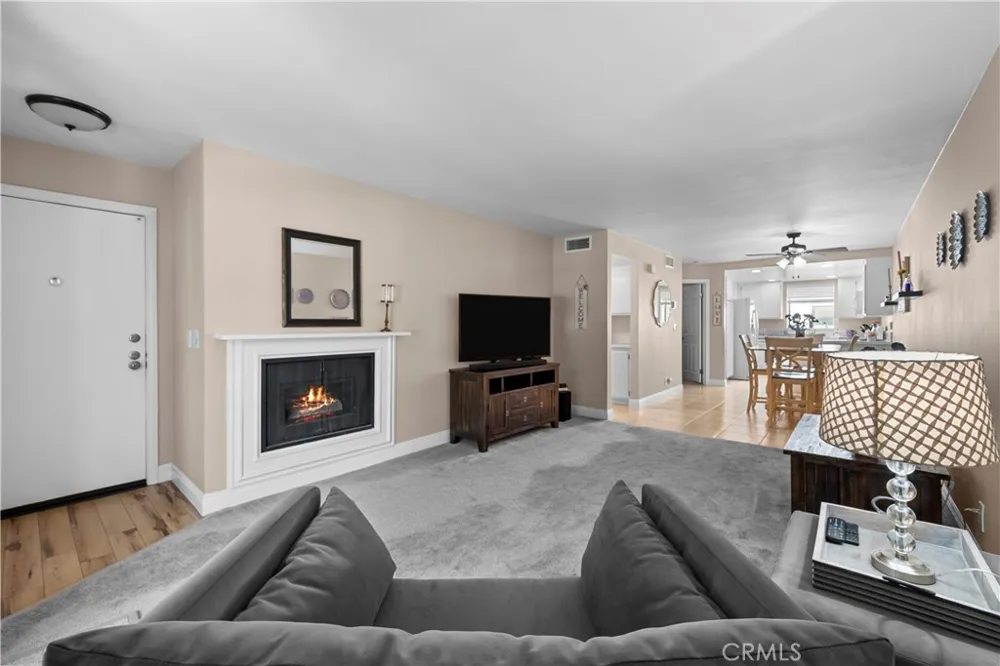 26806 Claudette Street #323 Canyon Country, CA 91351