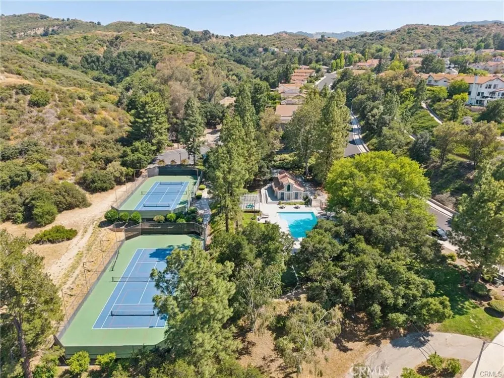 23491 Thornewood Newhall, CA 91321