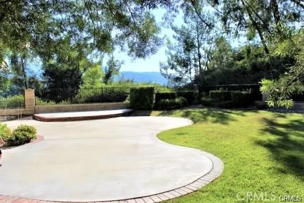 23491 Thornewood Newhall, CA 91321