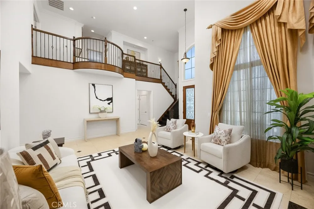 8228 Elm Avenue San Gabriel, CA 91775
