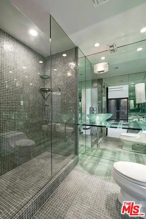 801 Ocean Avenue #206 Santa Monica, CA 90403
