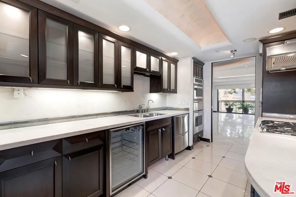 801 Ocean Avenue #206 Santa Monica, CA 90403