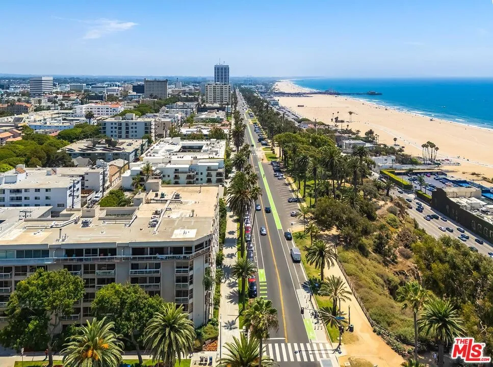 801 Ocean Avenue #206 Santa Monica, CA 90403