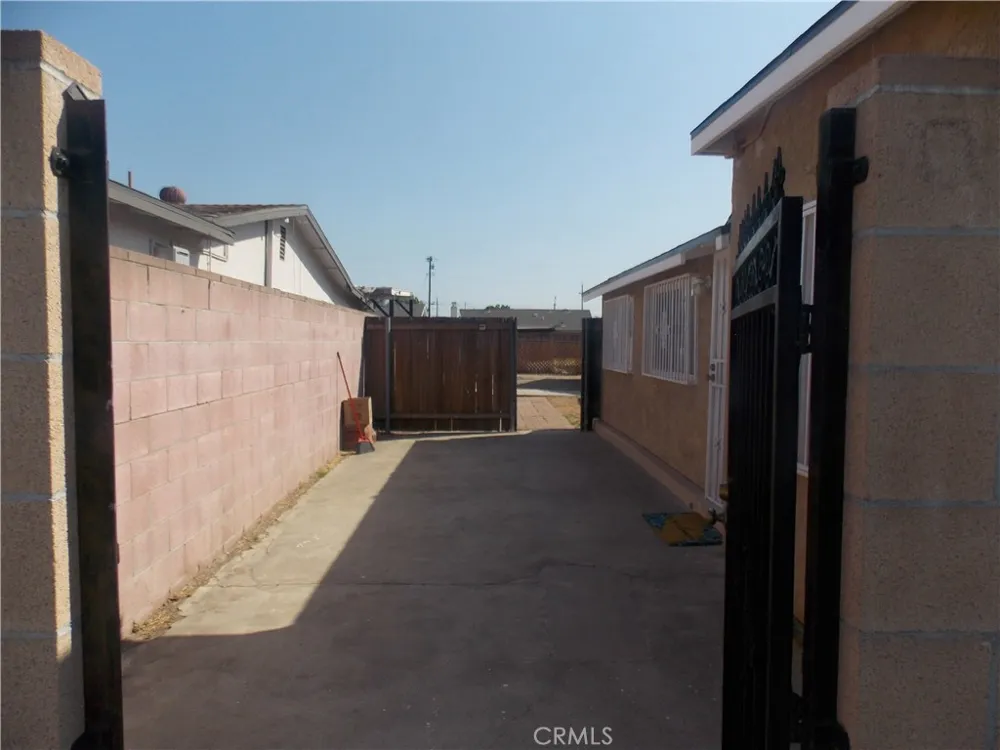 12808 Waco Baldwin Park, CA 91706