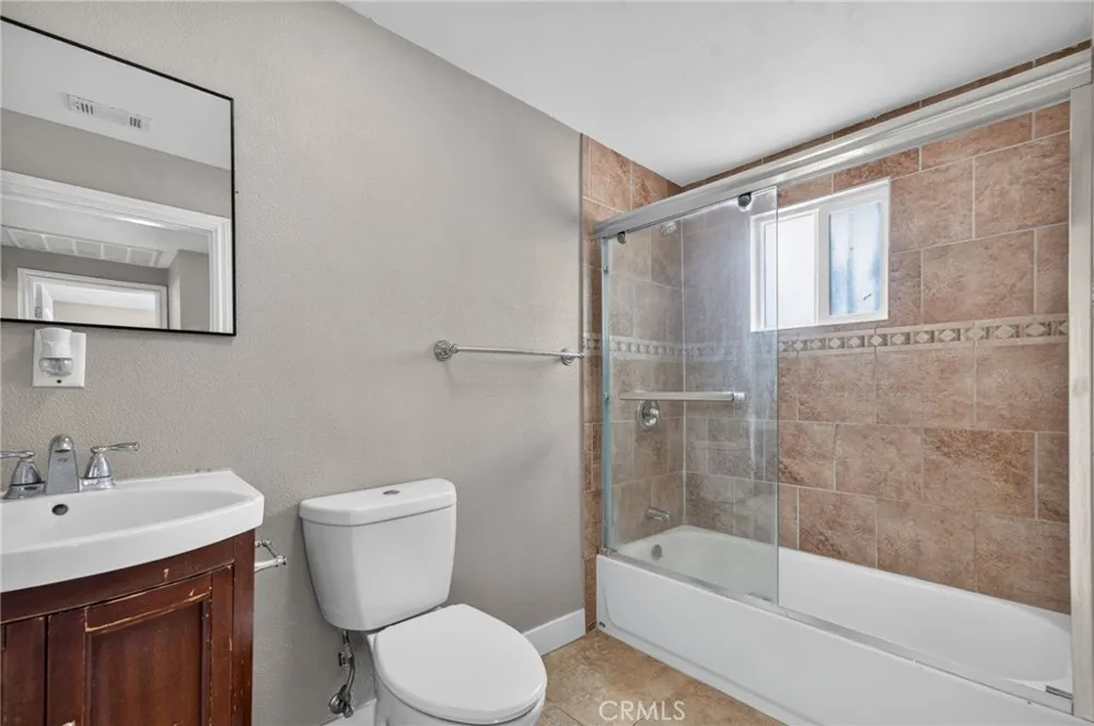 12808 Waco Baldwin Park, CA 91706