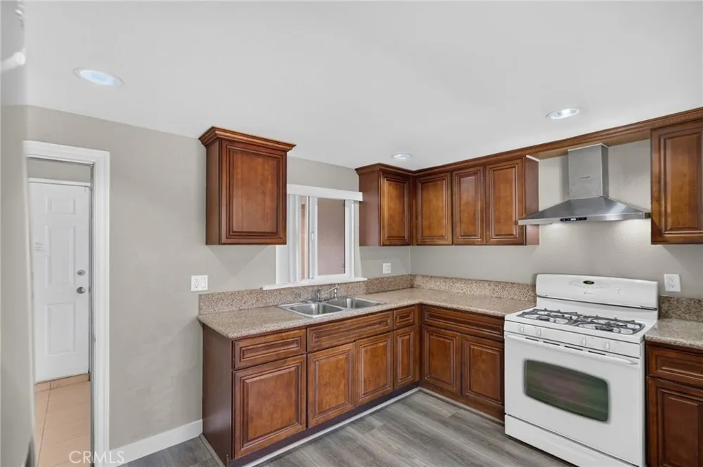 12808 Waco Baldwin Park, CA 91706