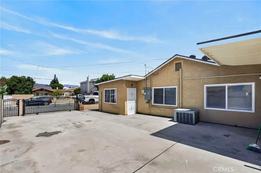 12808 Waco Baldwin Park, CA 91706
