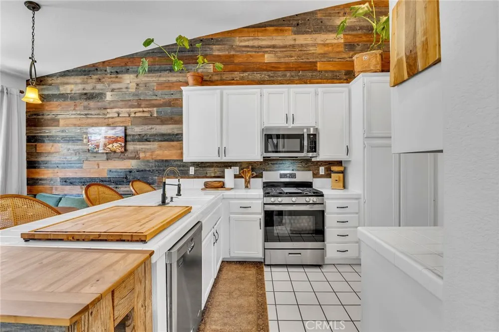 903 Sarazen Street Hemet, CA 92543