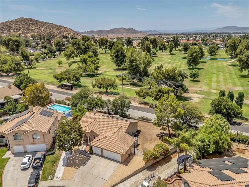 903 Sarazen Street Hemet, CA 92543