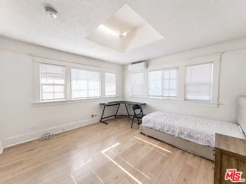 1188 W 37th Drive