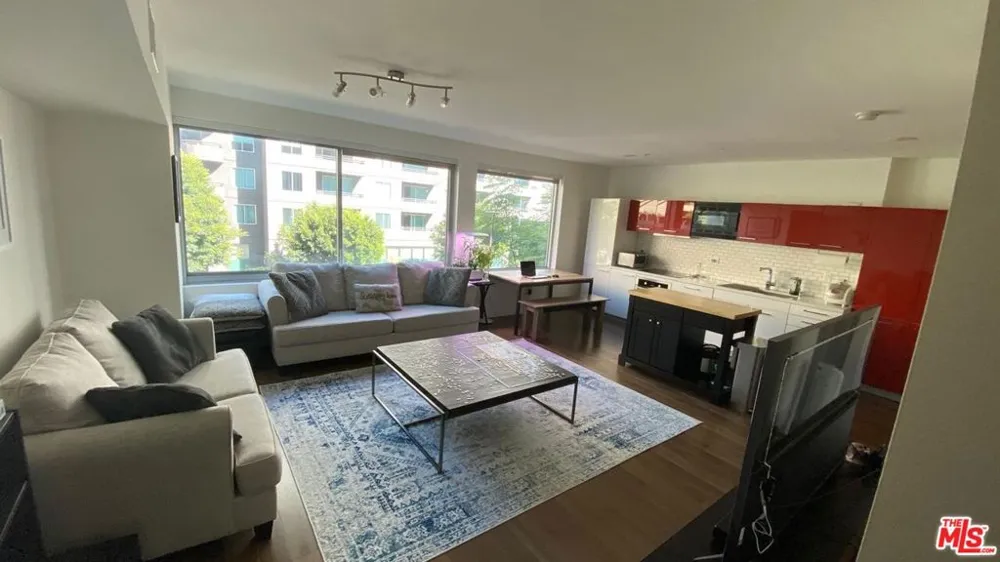 901 S FLOWER STREET #306 Los Angeles, CA 90015