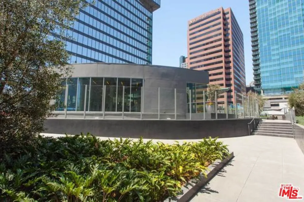 901 S FLOWER STREET #306 Los Angeles, CA 90015