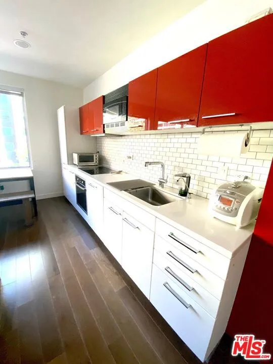 901 S FLOWER STREET #306 Los Angeles, CA 90015