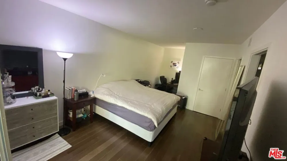 901 S FLOWER STREET #306 Los Angeles, CA 90015