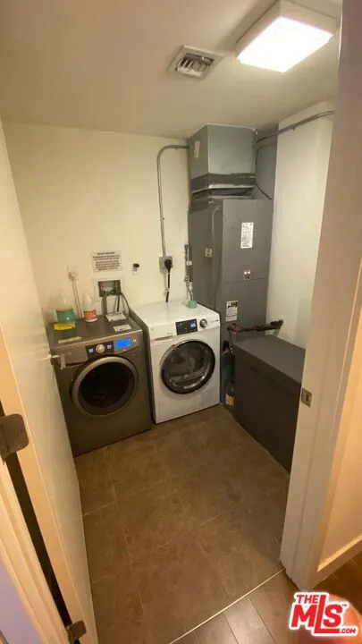 901 S FLOWER STREET #306 Los Angeles, CA 90015
