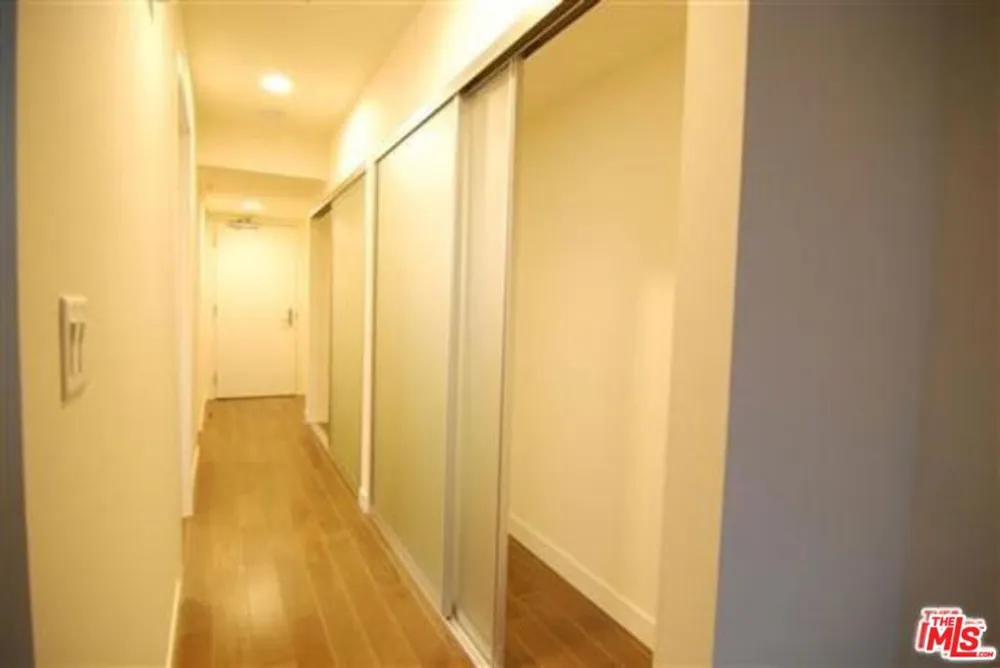 901 S FLOWER STREET #306 Los Angeles, CA 90015