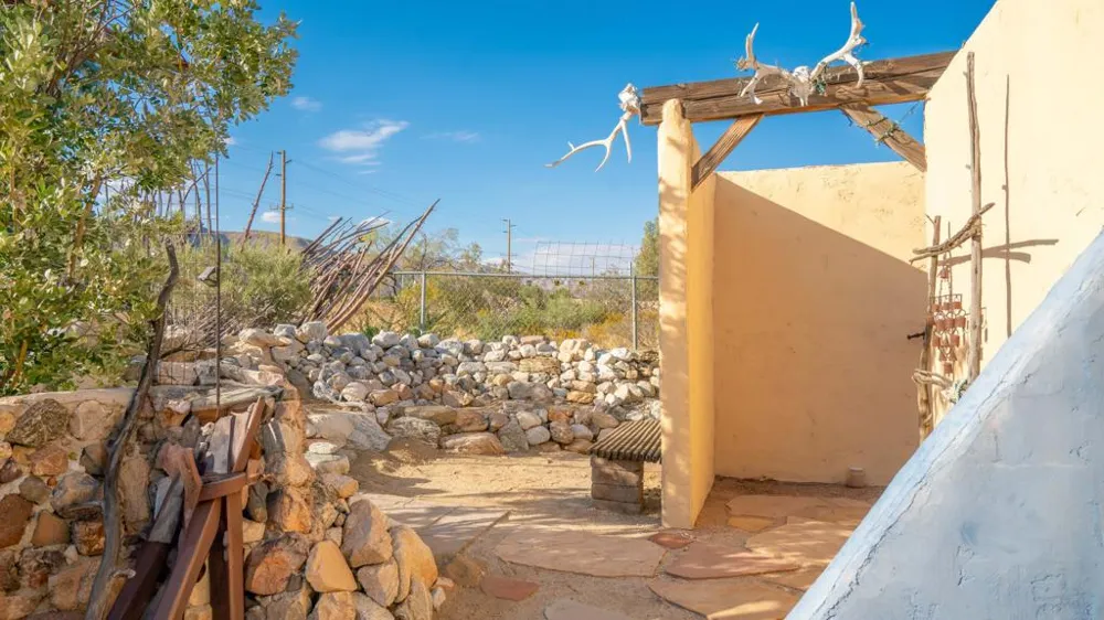 49769 29 Palms Highway Morongo Valley, CA 92256