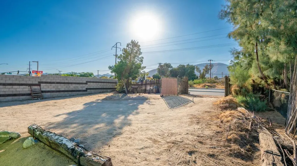 49769 29 Palms Highway Morongo Valley, CA 92256