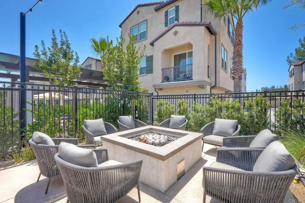 437 Carina Glen Escondido, CA 92025