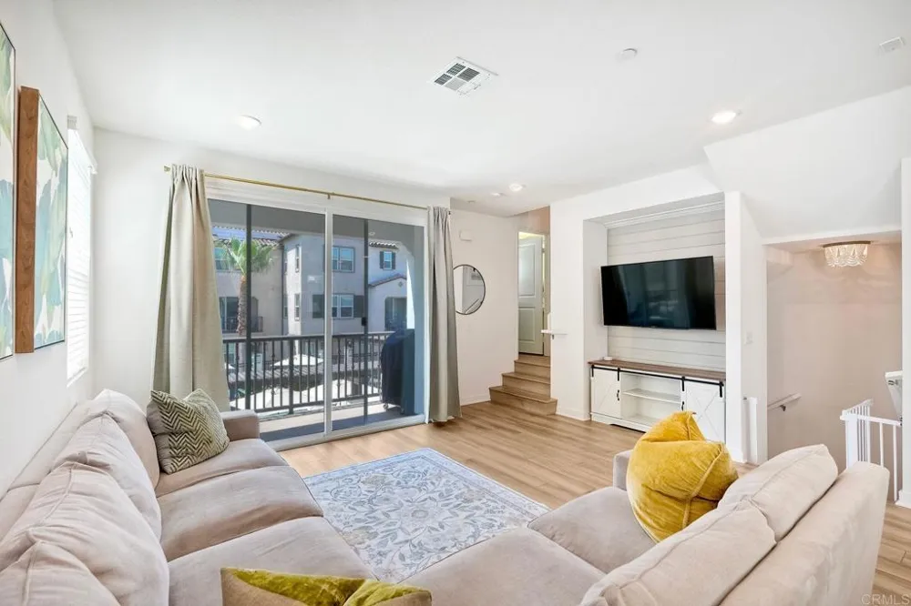 437 Carina Glen Escondido, CA 92025