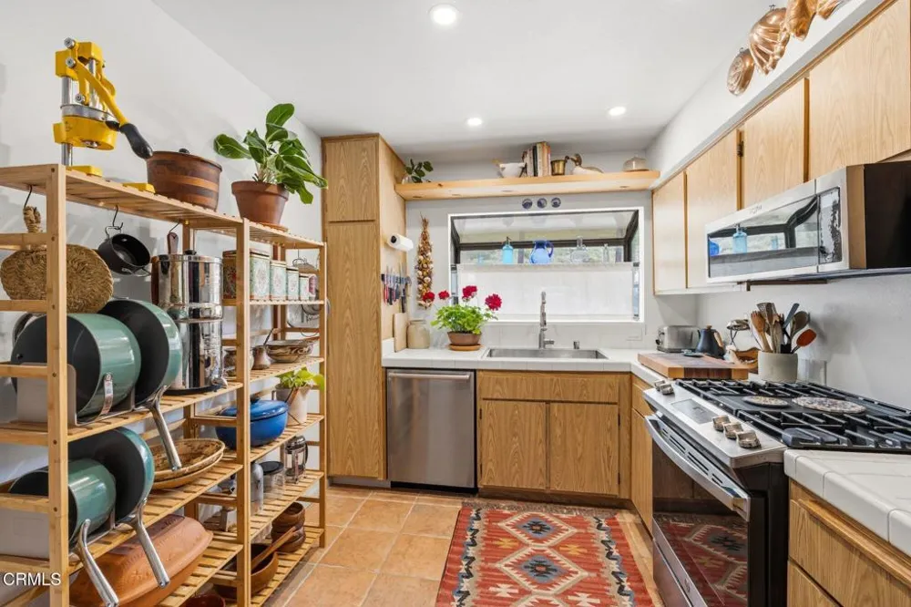 771 Seneca #D54 Ventura, CA 93001