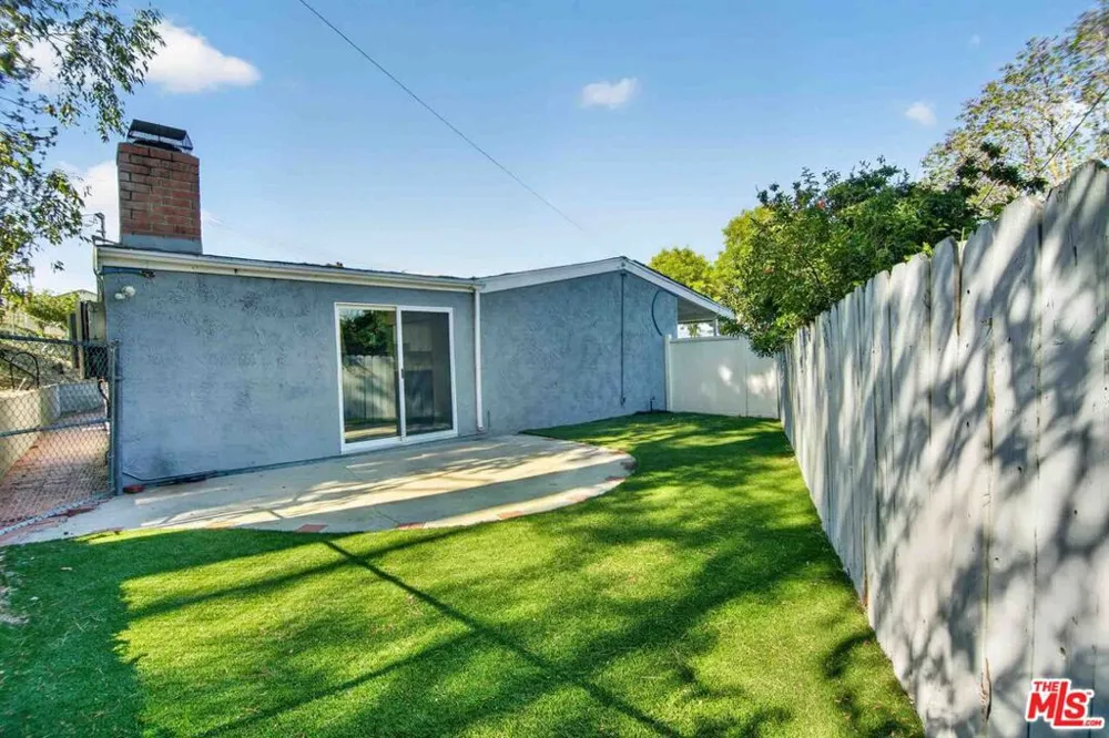 27706 Haxton Drive Santa Clarita, CA 91351