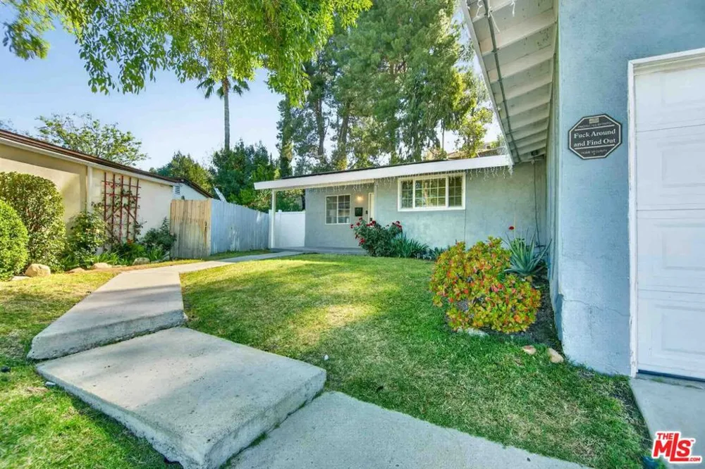 27706 Haxton Drive Santa Clarita, CA 91351
