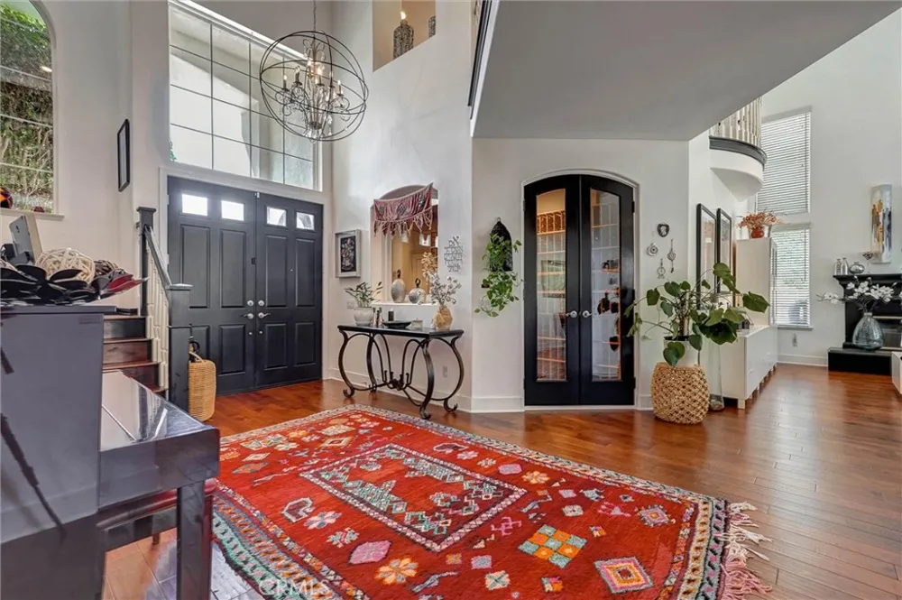 216 High Meadow Simi Valley, CA 93065