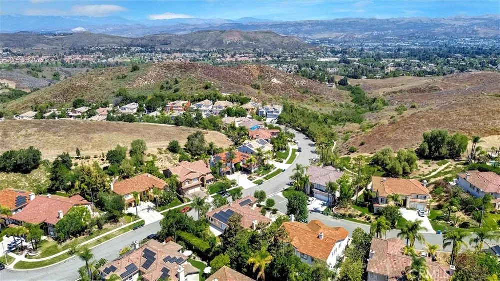 216 High Meadow Simi Valley, CA 93065