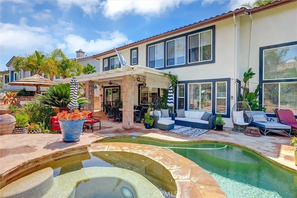 216 High Meadow Simi Valley, CA 93065