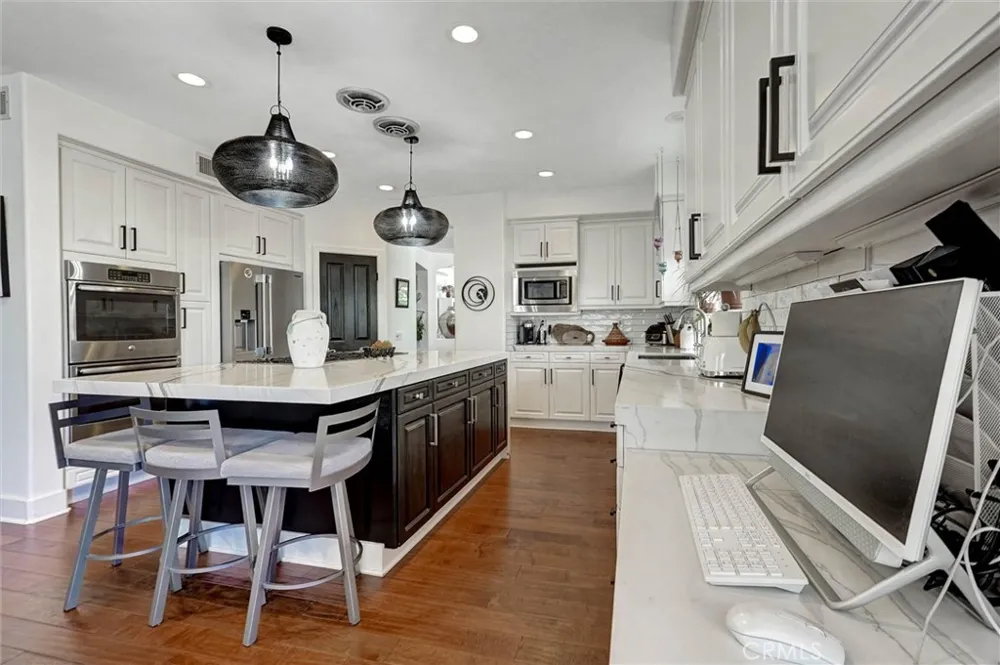 216 High Meadow Simi Valley, CA 93065