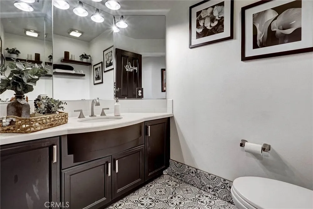 216 High Meadow Simi Valley, CA 93065