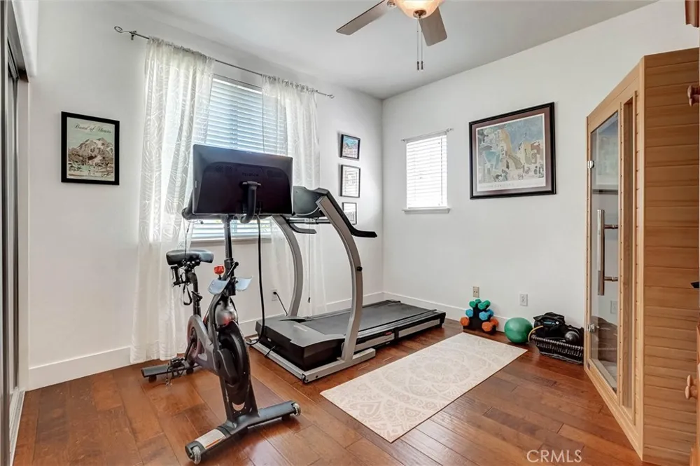 216 High Meadow Simi Valley, CA 93065