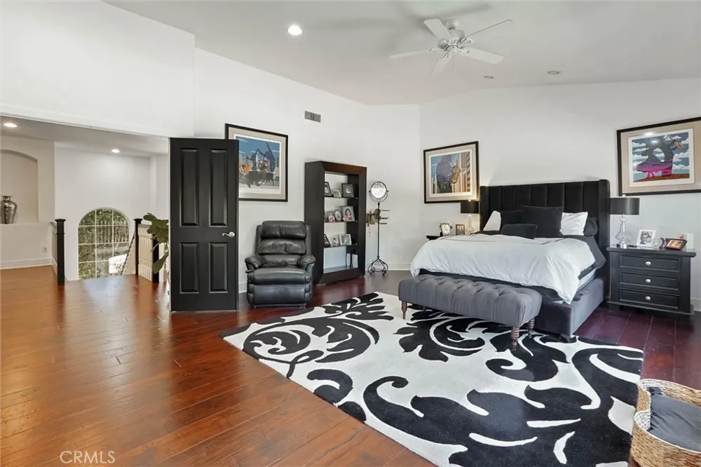 216 High Meadow Simi Valley, CA 93065