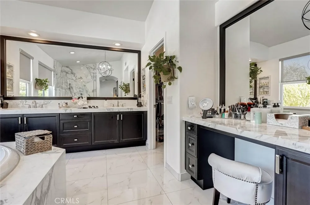 216 High Meadow Simi Valley, CA 93065