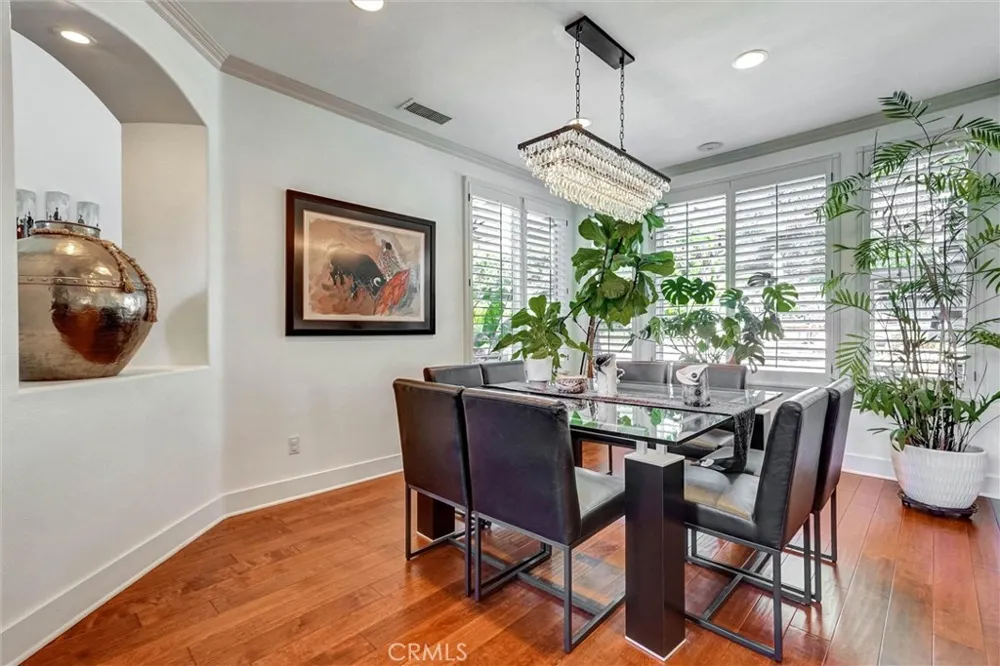 216 High Meadow Simi Valley, CA 93065